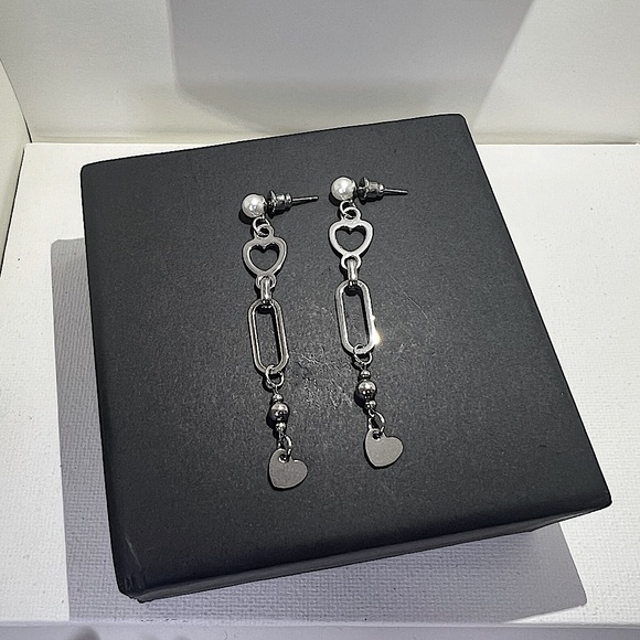 Heart Drop Earrings - Picture 3 of 3